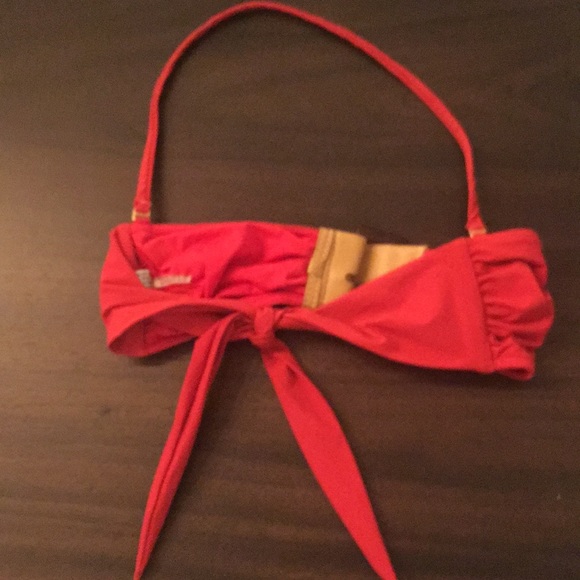 Despi red bikini top with belt buckle - Picture 3 of 3